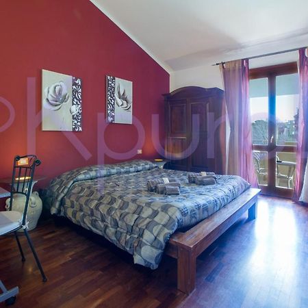 Le Api Hotel Каляри Екстериор снимка