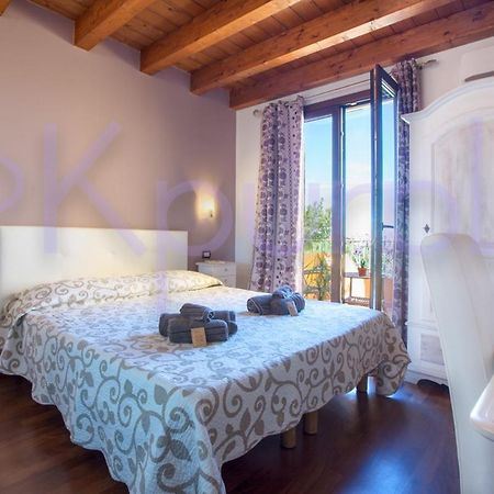 Le Api Hotel Каляри Екстериор снимка